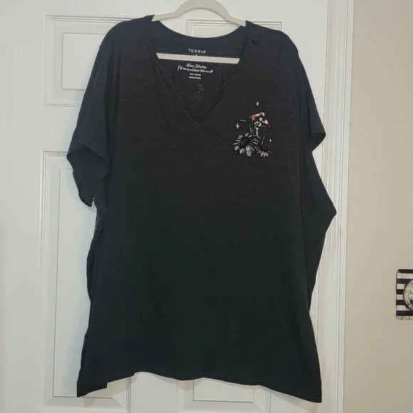 Torrid Skeleton Play Classic Fit Slub Notch Neck Tee - Picture 3 of 9
